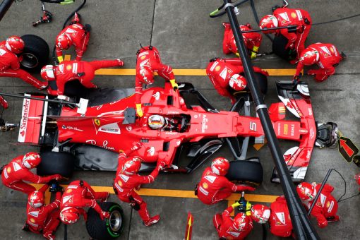 Foto Poster Sebastian Vettel tijdens de GP van China, F1 Ferrari Team 2017