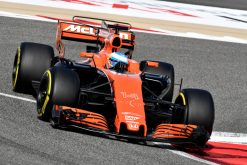 Foto Poster Fernando Alonso tijdens de GP van Bahrein, F1 McLaren Team 2017