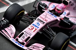 Foto Esteban Ocon tijdens de GP van Engeland, F1 Force India Team 2017