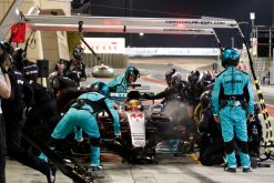 Foto Poster Lewis Hamilton tijdens de GP van Bahrein, F1 Mercedes Team 2017