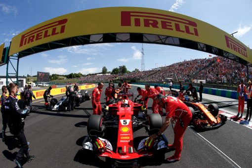 Foto Poster Sebastian Vettel tijdens de GP van Hongarije, F1 Ferrari Team 2017