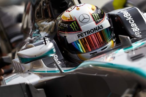 Foto Poster Lewis Hamilton tijdens de GP van Bahrein, F1 Mercedes Team 2014
