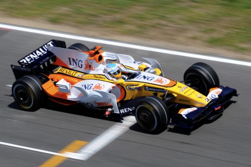 Foto Poster Fernando Alonso in Actie tijdens de F1 Grand Prix Spanje 2008