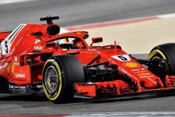 Sebastian Vettel - Ferrari in actie tijdens de GP van Bahrein, Formule 1 Seizoen 2018