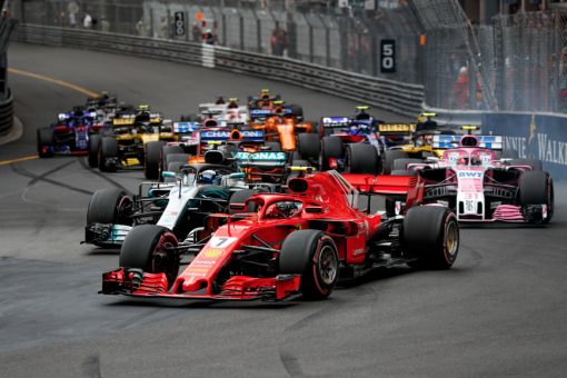 Kimi Raikkonen - Ferrari in Actie tijdens de Start van GP Monaco - Monte Carlo Formule 1 Seizoen 2018