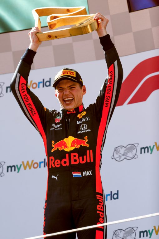 Max Verstappen – Red Bull Racing viert zijn overwinning op het podium GP Oostenrijk