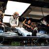 Lewis Hamilton in de pitbox foto GP Duitsland