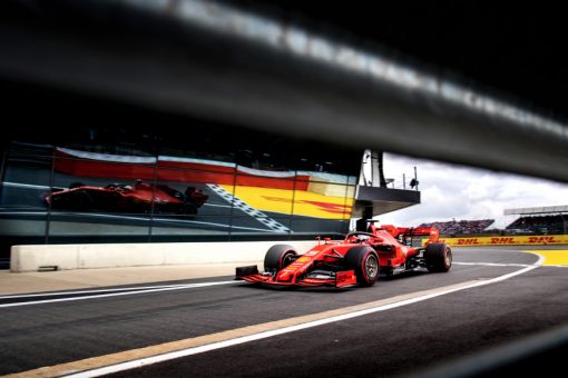 Sebastian Vettel inrijden Pitstraat Foto GP Engeland 2019