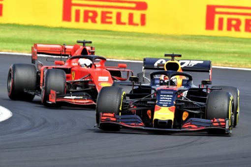 Max Verstappen in gevecht met Vettel