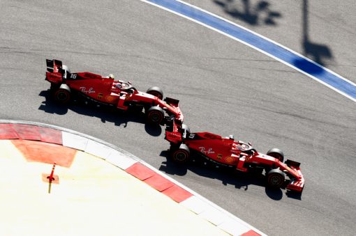Vettel en Leclerc net na de start GP Rusland 2019