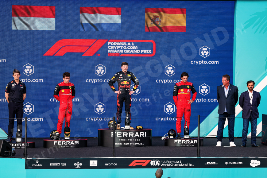 Max Verstappen Podium - GP Miami 2022 | De vol Formule 1 Foto Posters